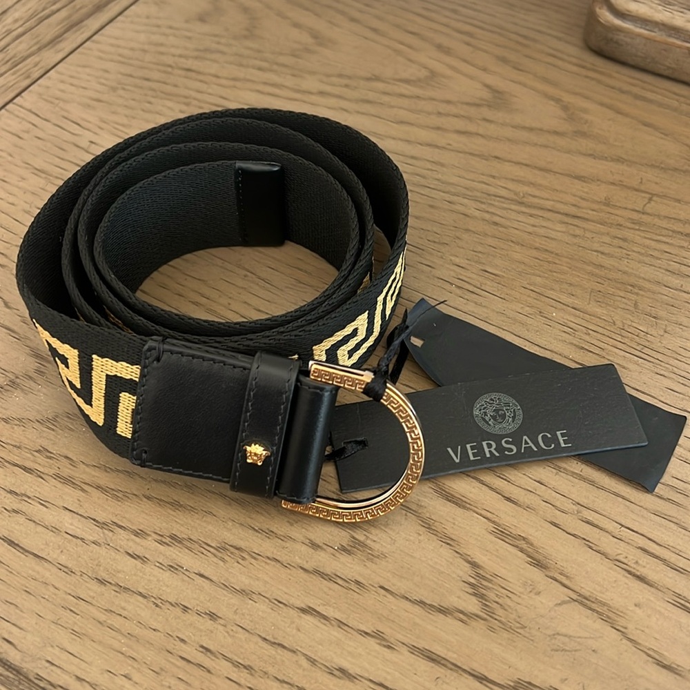 NWT VERSACE BELT 46 in long